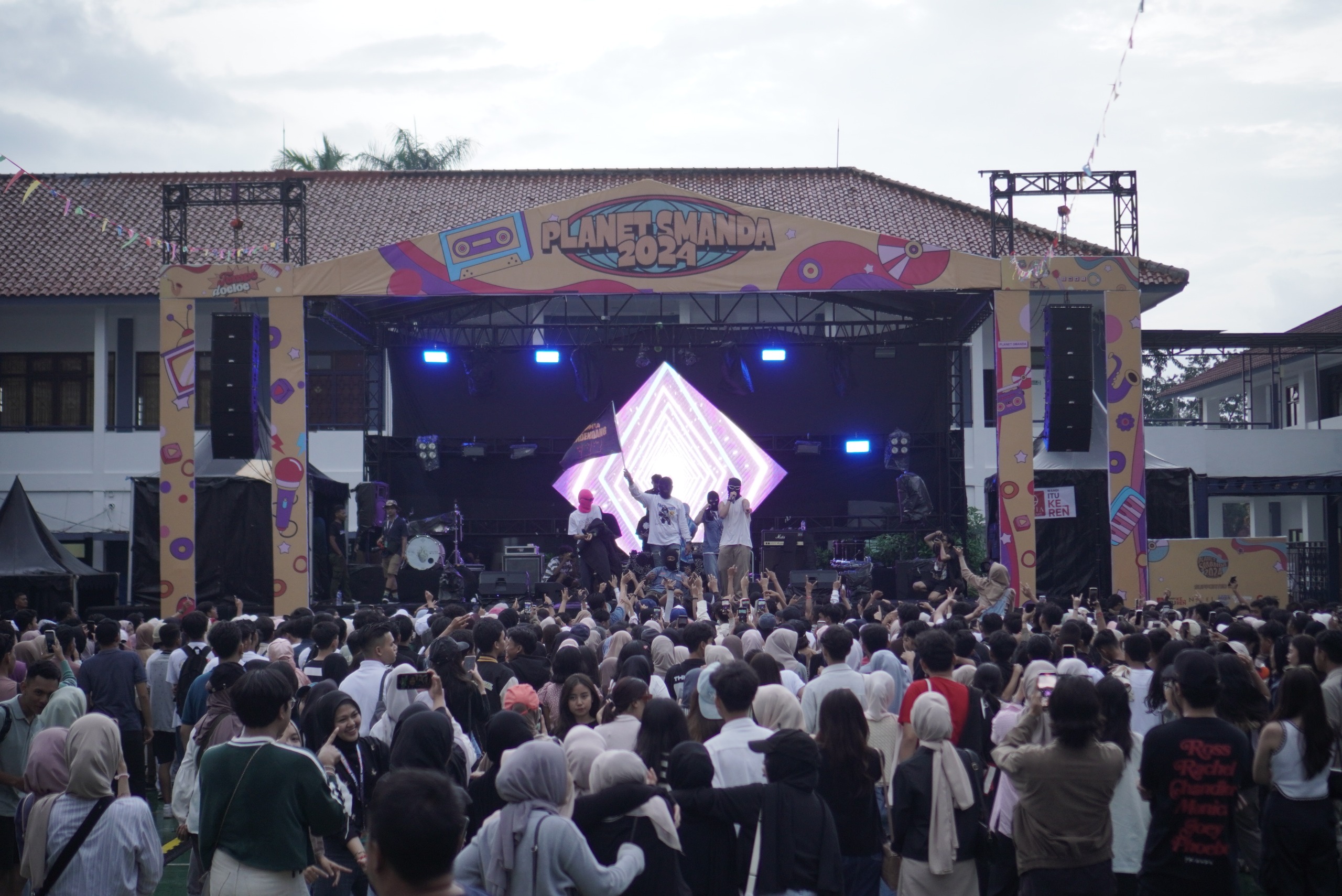 Planet Smanda — dokumentasi 1