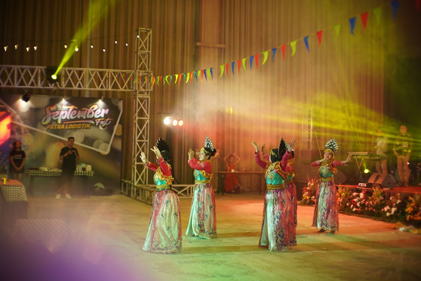 Dokumentasi Music & Performance oleh Lantai Atas Event Solution